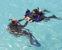 Plongeuse en formation STRESS and RESCUE à NEMO33 Bruxelles