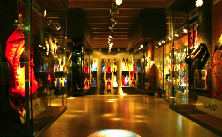 Magasin plongée et musée Magasin plongée, le musée, deux en un.